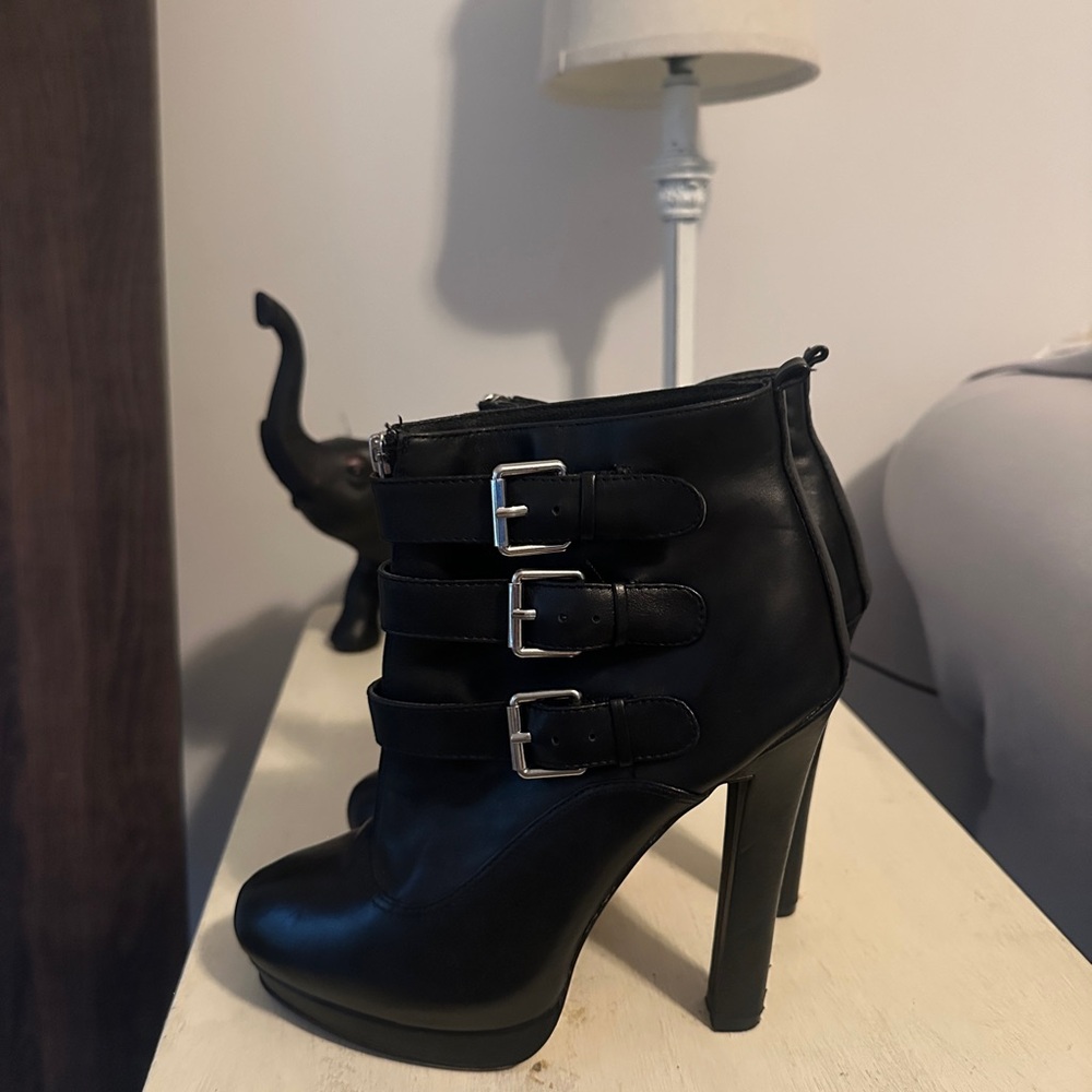 Black Heeled Boots with Platform and Buckles